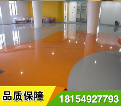 環(huán)氧樹(shù)脂自流平地坪漆適用范圍:要求高度潔凈﹑美觀(guān)﹑無(wú)塵﹑無(wú)菌的電子﹑微電子行業(yè)﹑實(shí)行GMP標(biāo)準(zhǔn)的制藥行業(yè),血液制品行業(yè).醫(yī)院的百級(jí)移植間,百級(jí)至十萬(wàn)級(jí)區(qū)域,也可以用于學(xué)校﹑家